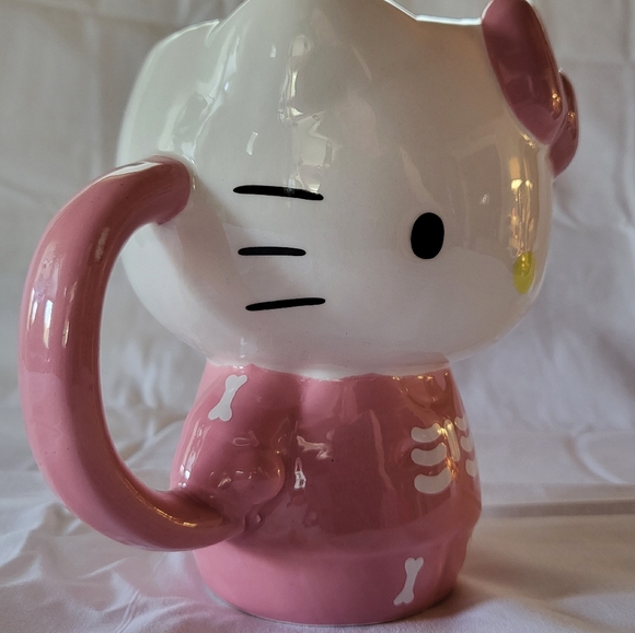 Hello Kitty Halloween skeleton ceramic mug - Picture 4 of 8